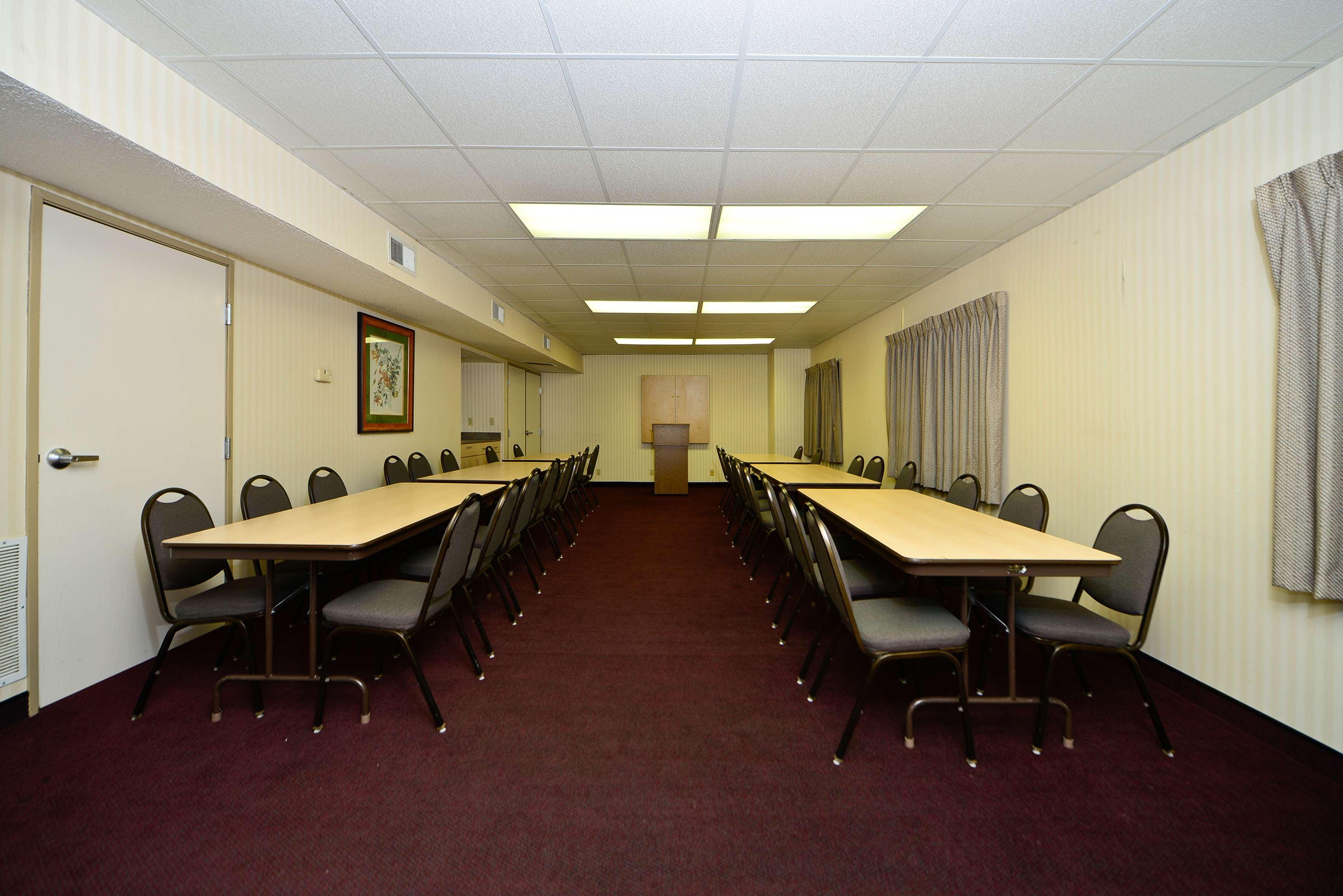 Radisson Oscar Freire Hotell São Paulo Eksteriør bilde Meeting room at a typical extended stay hotel