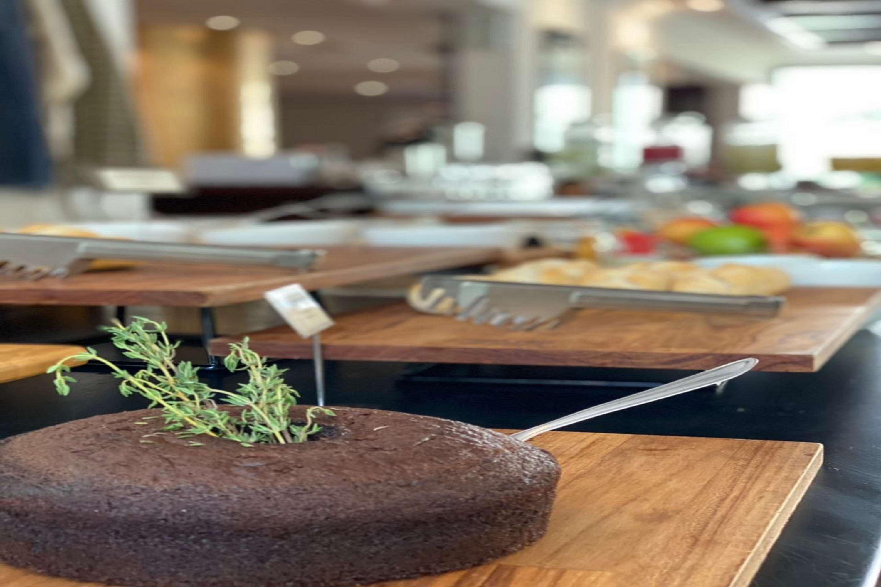 Radisson Oscar Freire Hotell São Paulo Eksteriør bilde A chocolate cake