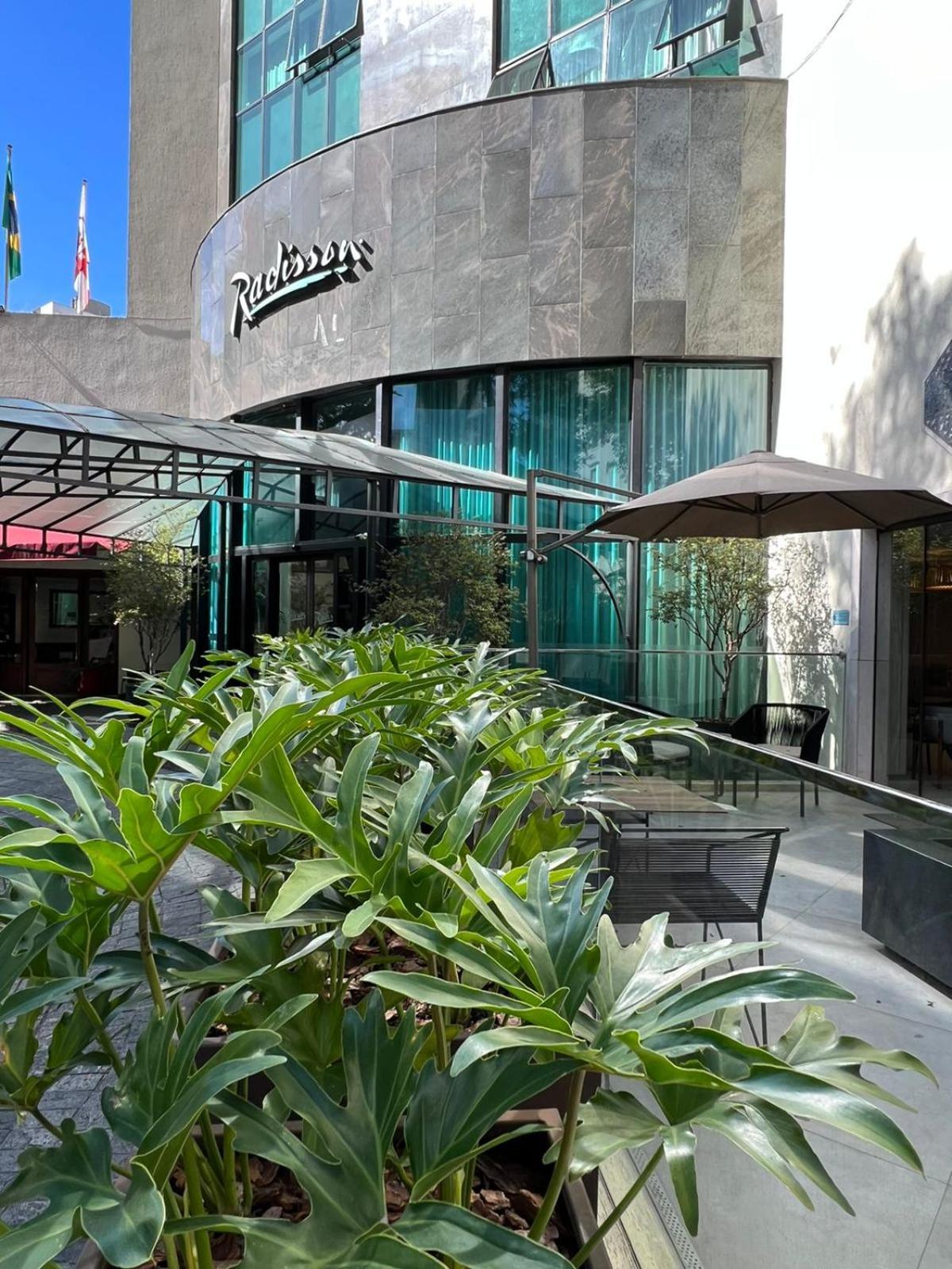 Radisson Oscar Freire Hotell São Paulo Eksteriør bilde The patio at the new location